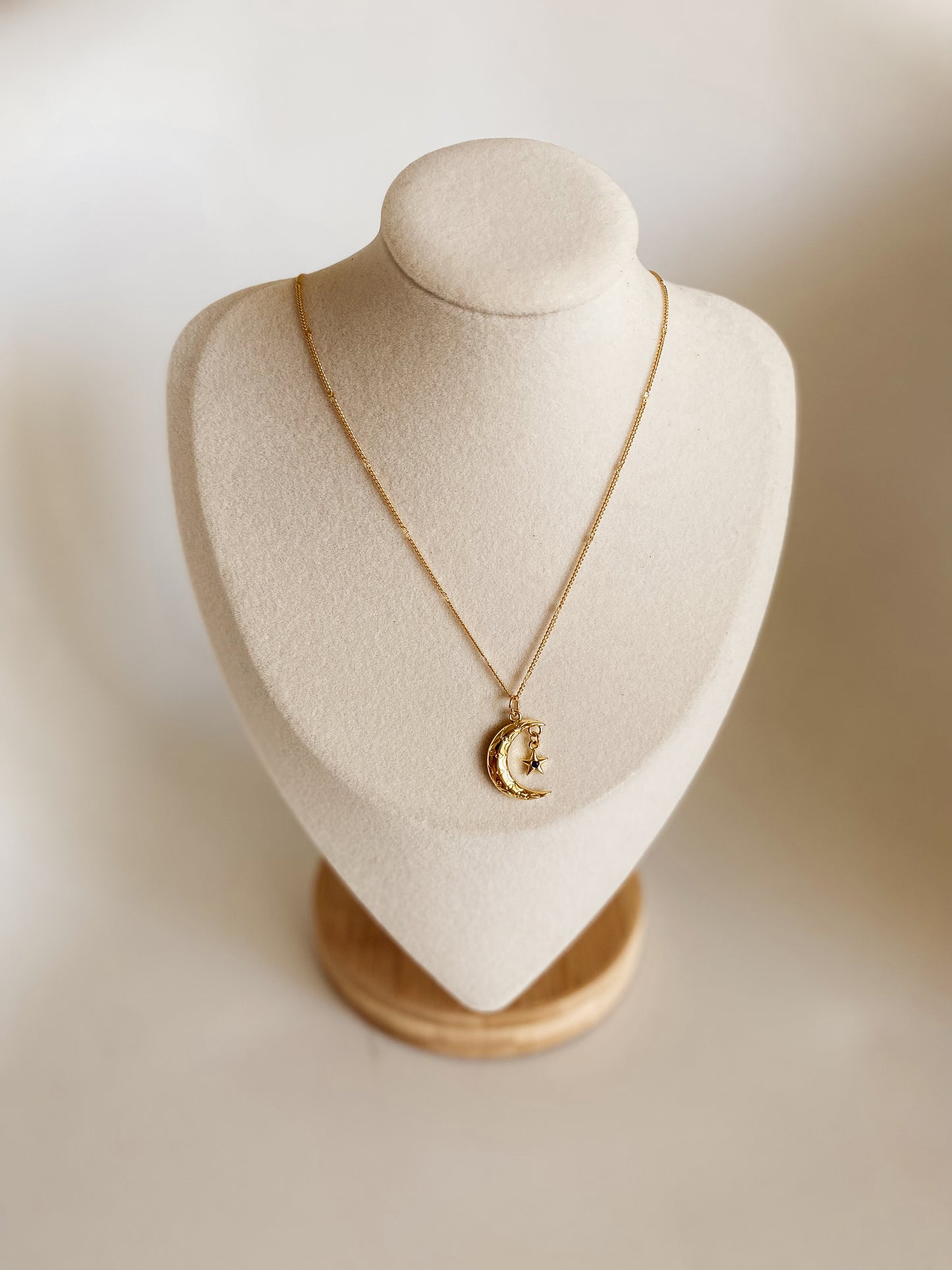 Necklace Super Moon