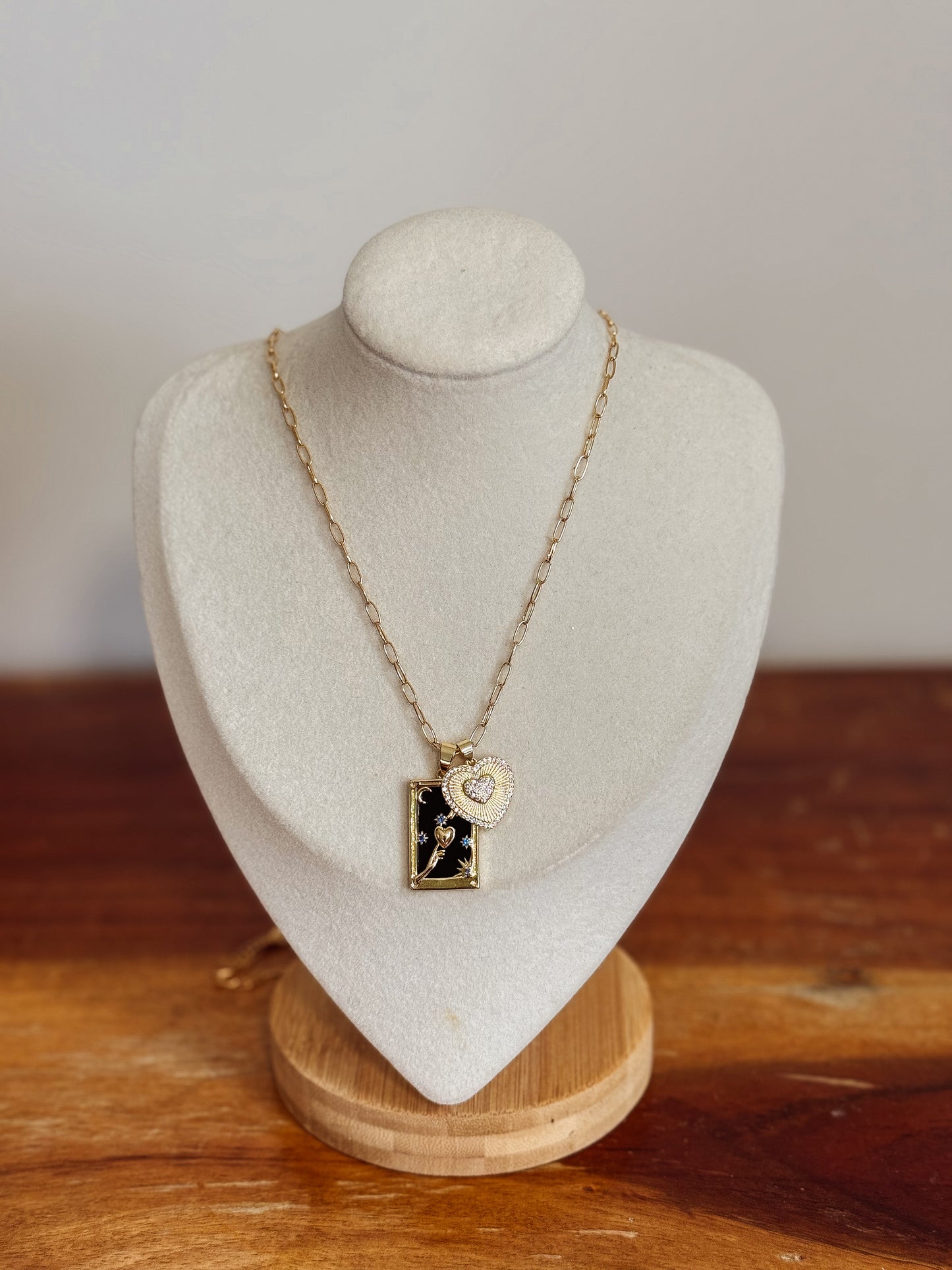 Lira Necklace