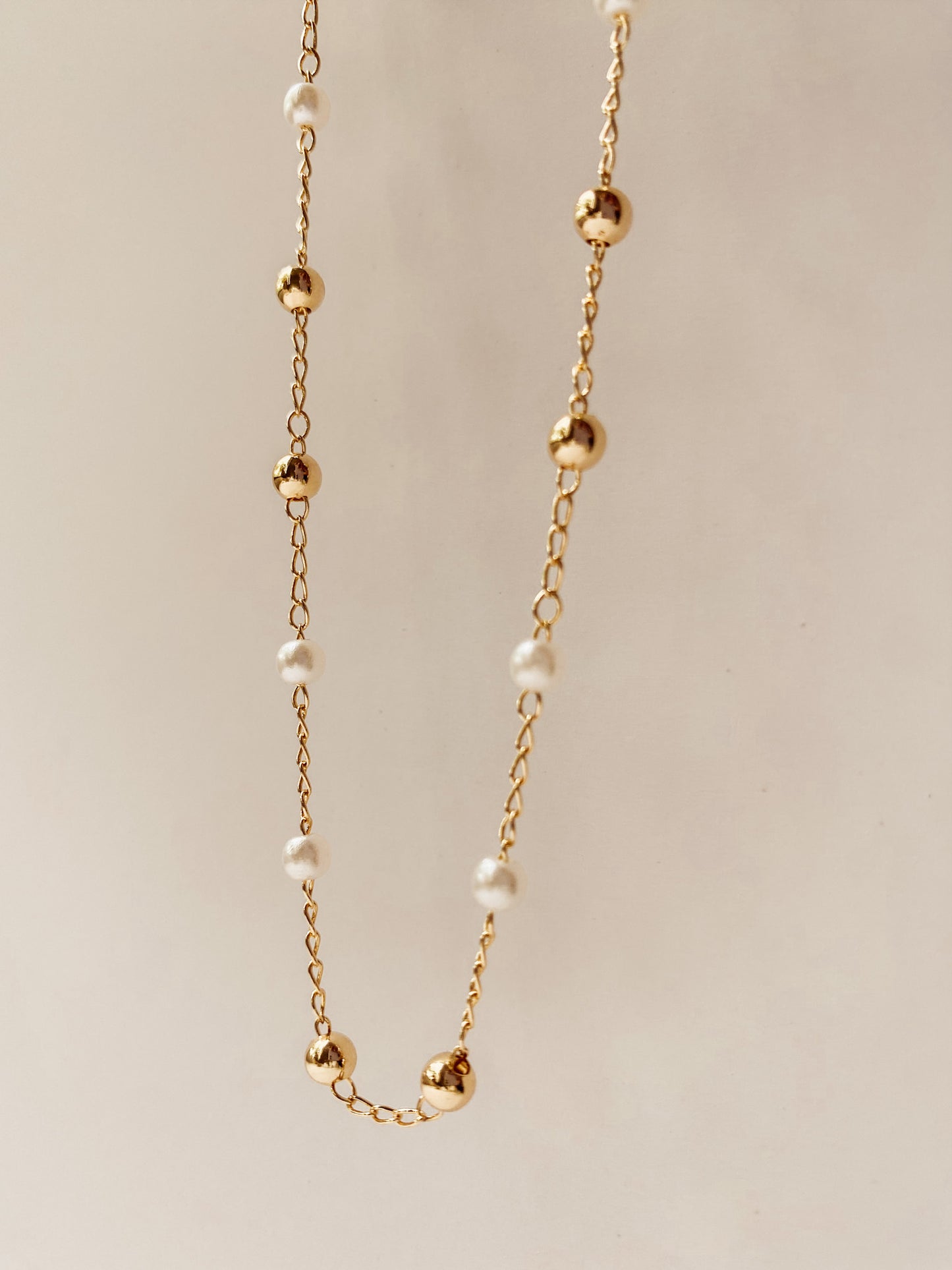 Mini Pearls Necklace