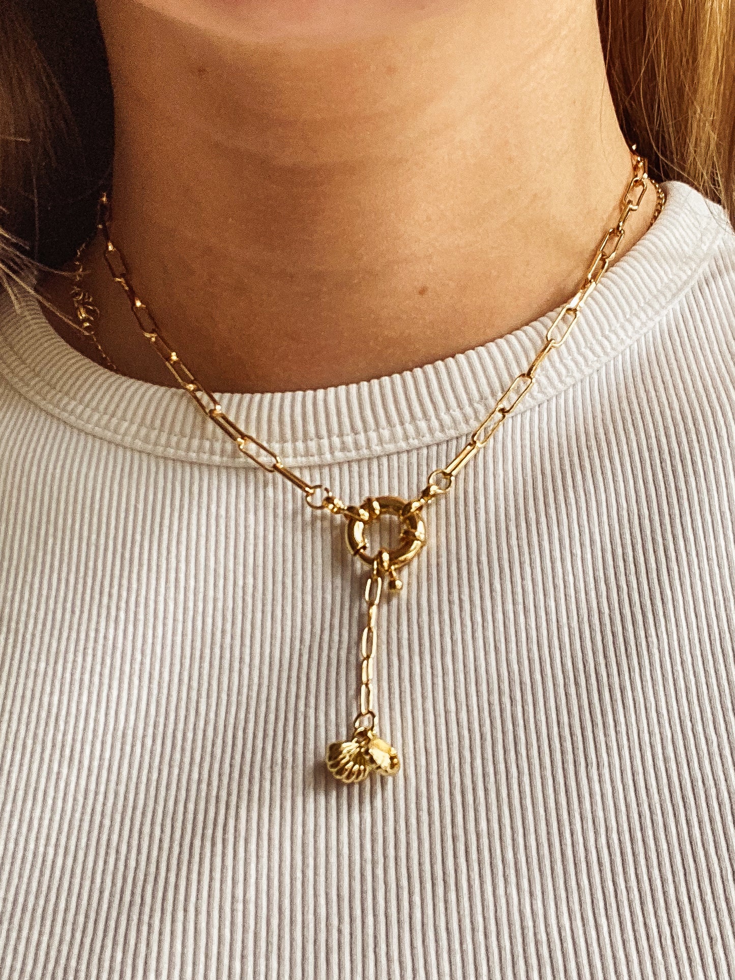 Rosa Necklaces